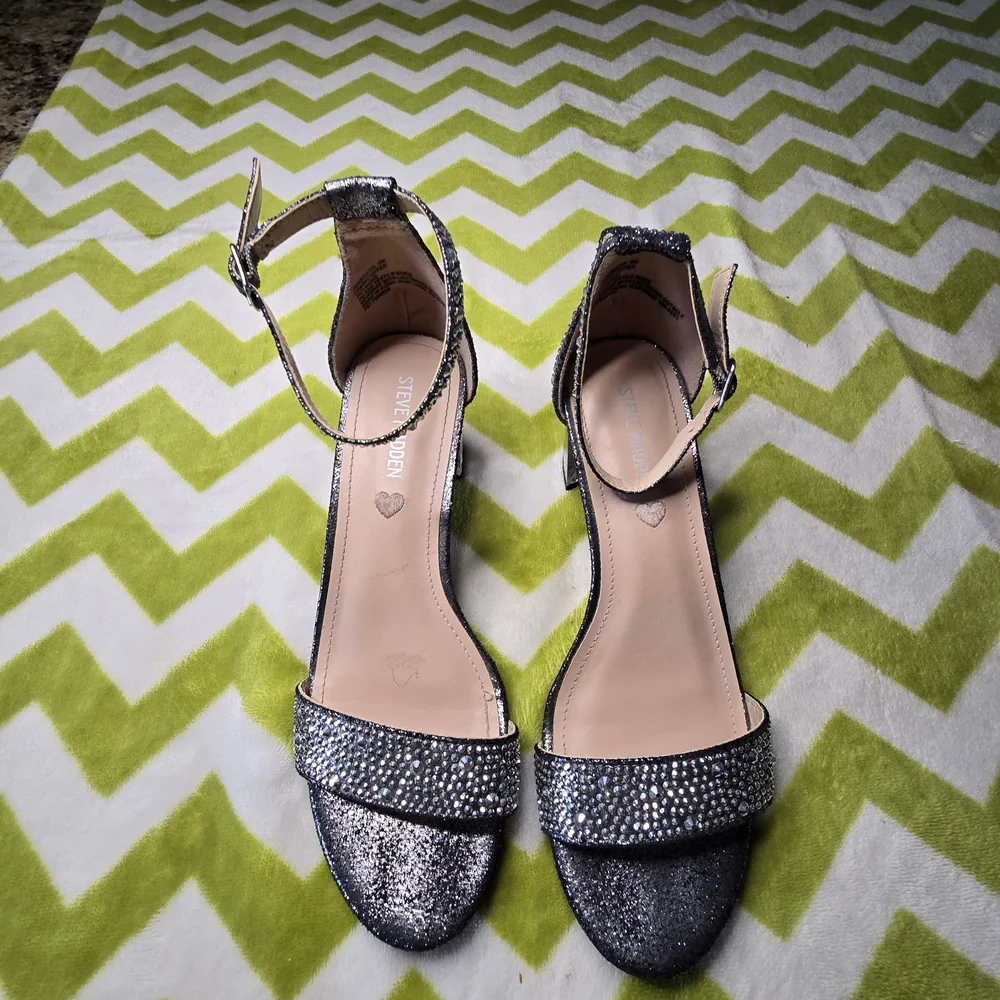 Steve Madden Black and Silver Rhinestone Girl's Heels Size: 4M
